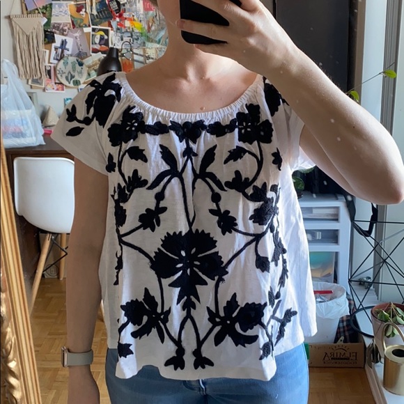 Beautiful Embroidered Top - Picture 3 of 3